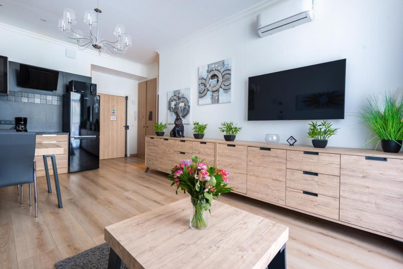 Sunny And Modern Baquis Flat Appartamento