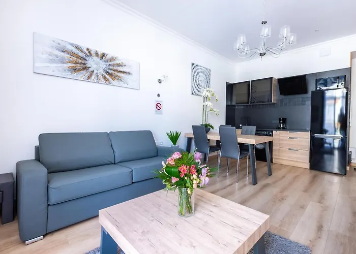 Sunny And Modern Baquis Flat